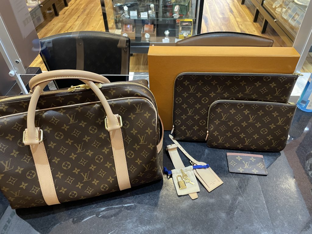 LOUIS VUITTON エテュイ ヴォワヤージュPM ハンドバッグ